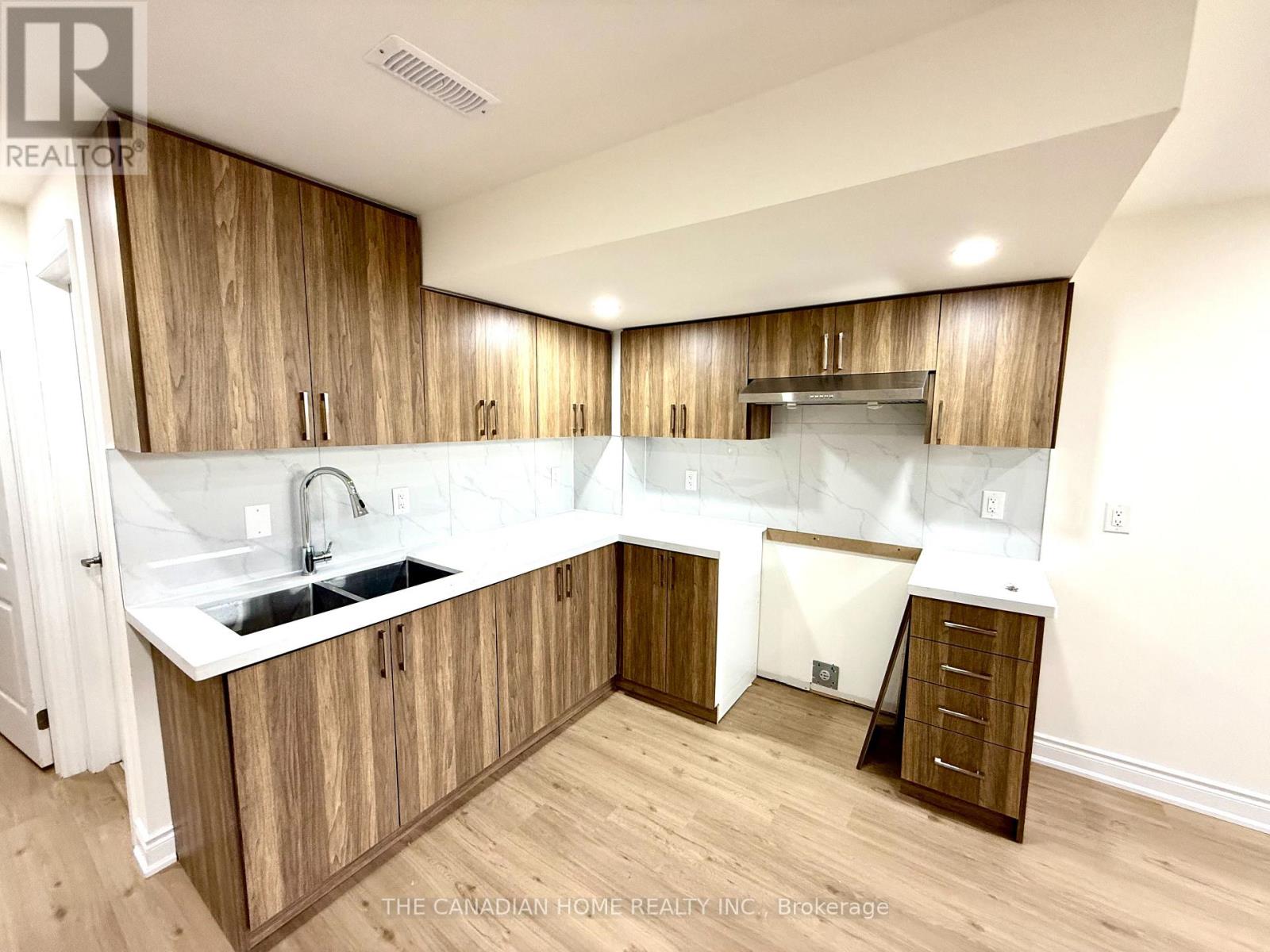 Bsmnt - 70 Abercrombie Crescent Property Photo 3