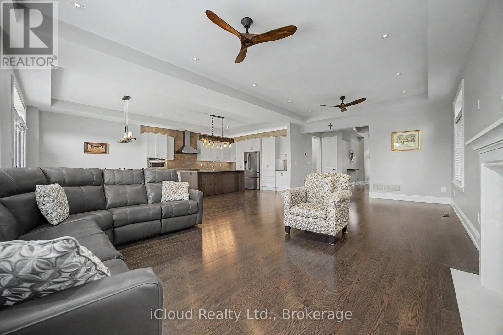 47 West Branch Drive Property Photo 9