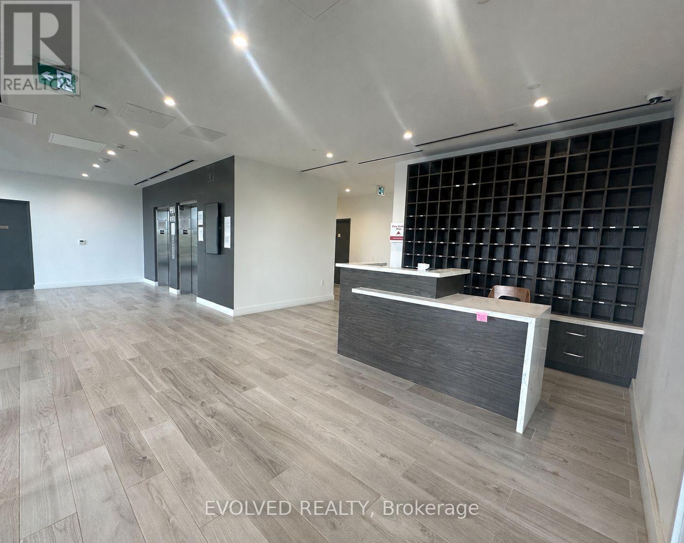 417 - 996 Martin Grove Road Property Photo 7