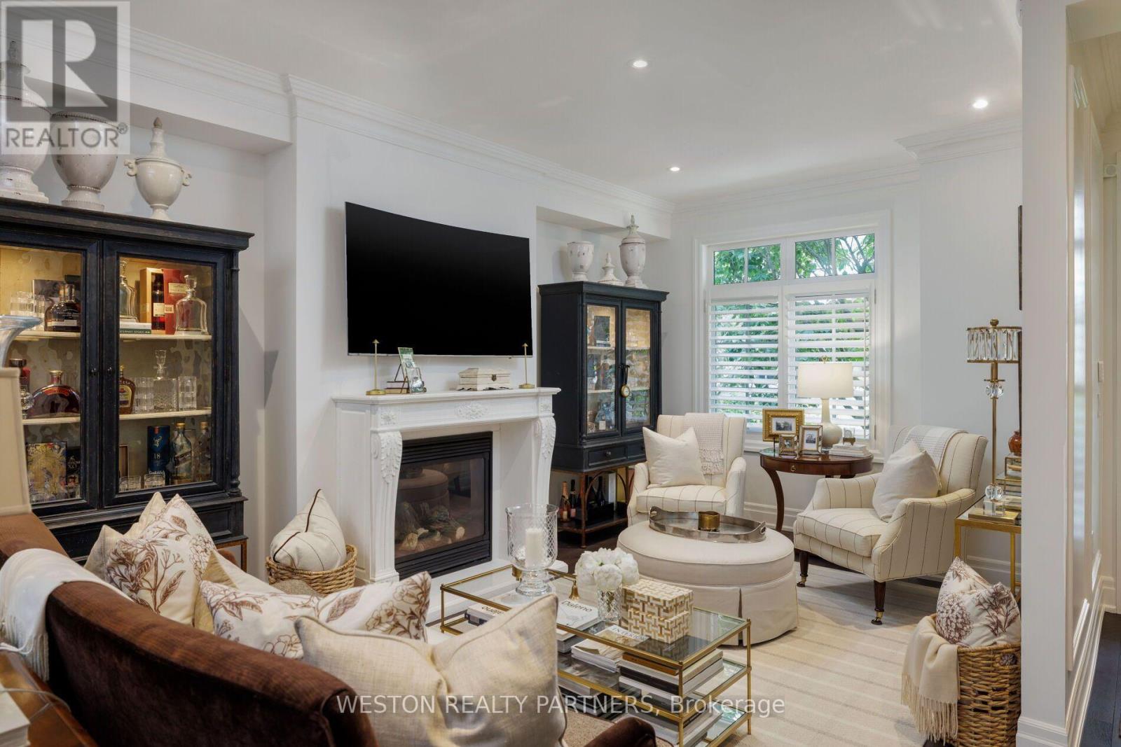 17 - 2369 Ontario Street Property Photo 7