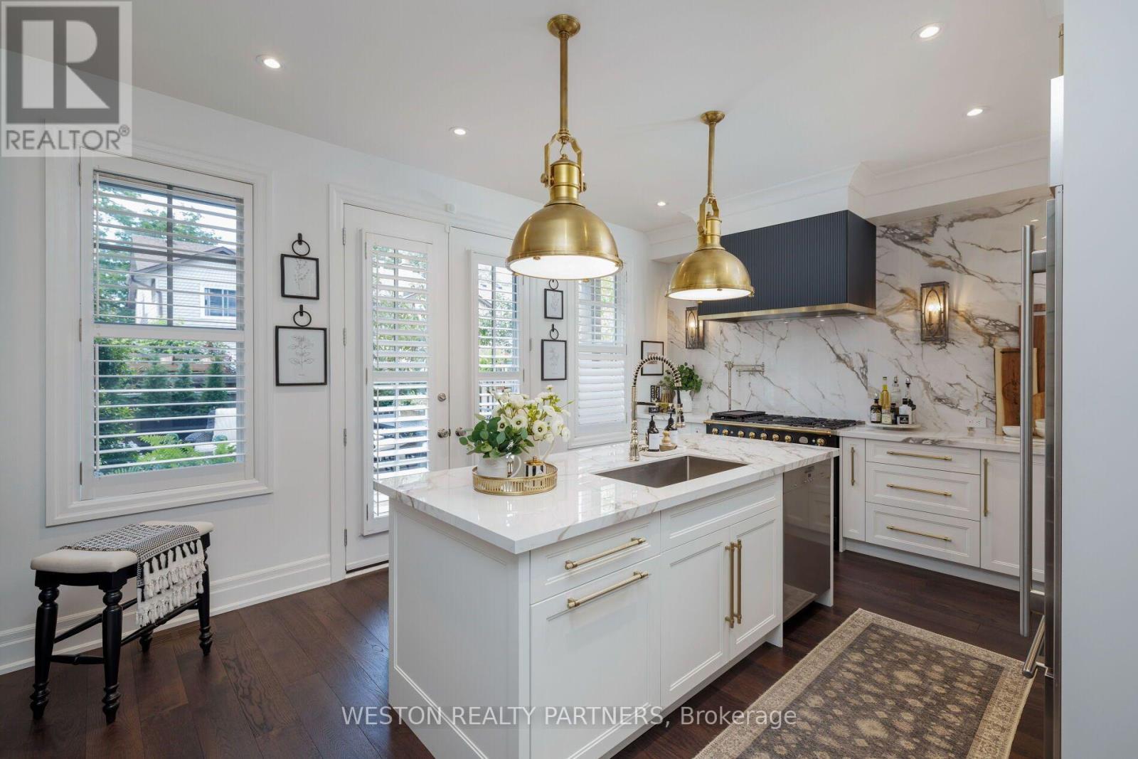 17 - 2369 Ontario Street Property Photo 17
