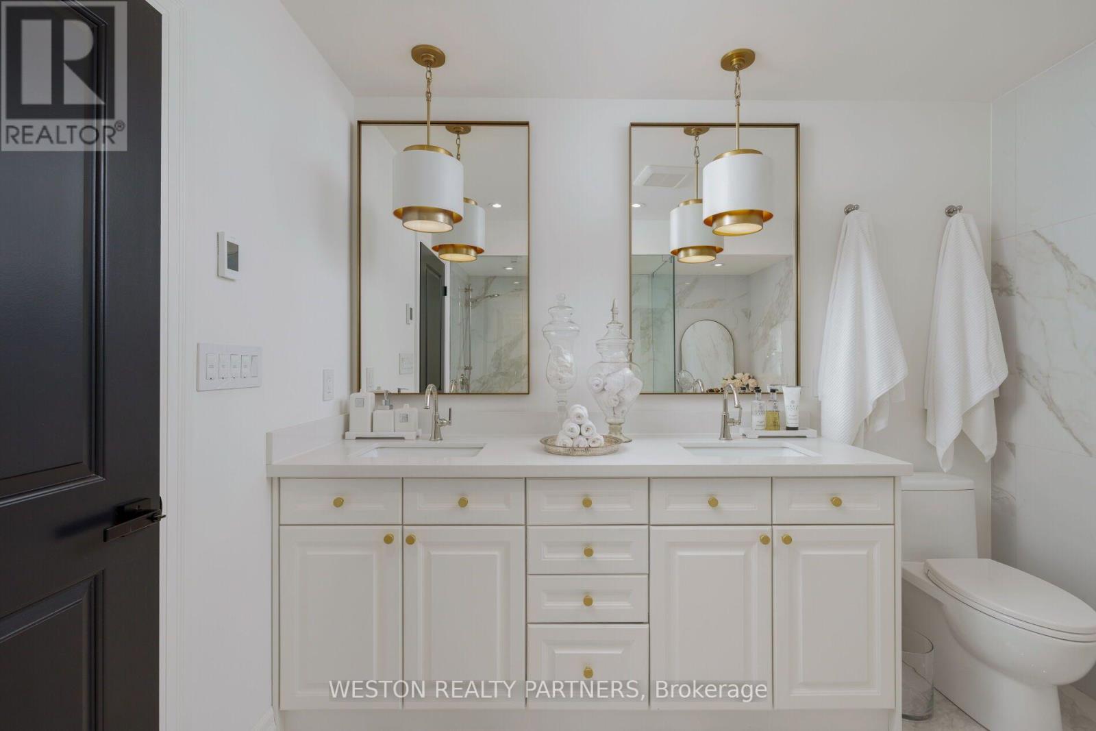 17 - 2369 Ontario Street Property Photo 30