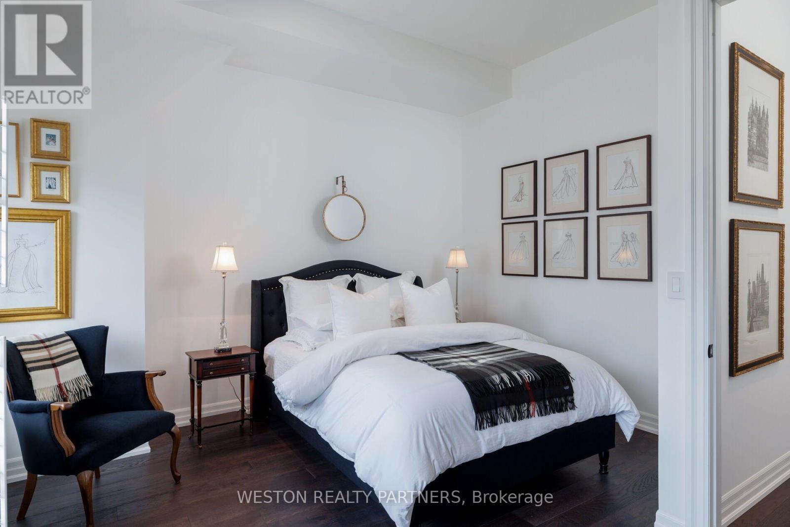 17 - 2369 Ontario Street Property Photo 34