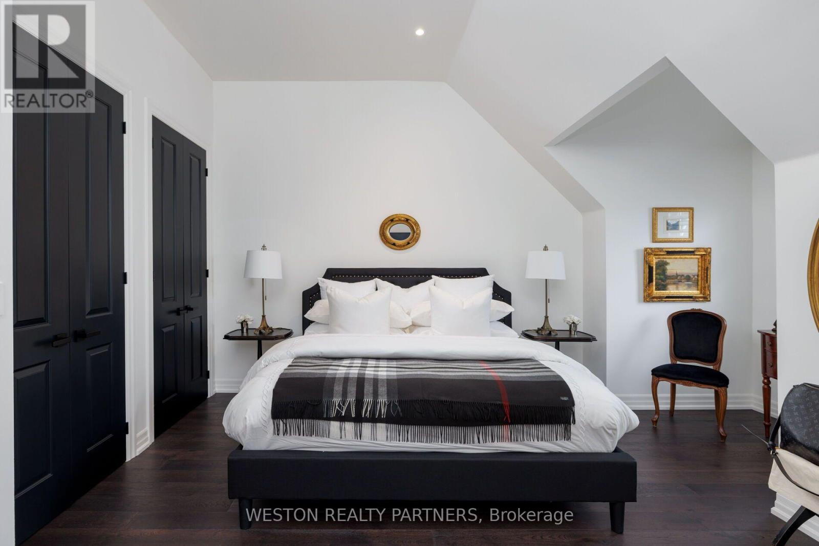 17 - 2369 Ontario Street Property Photo 38