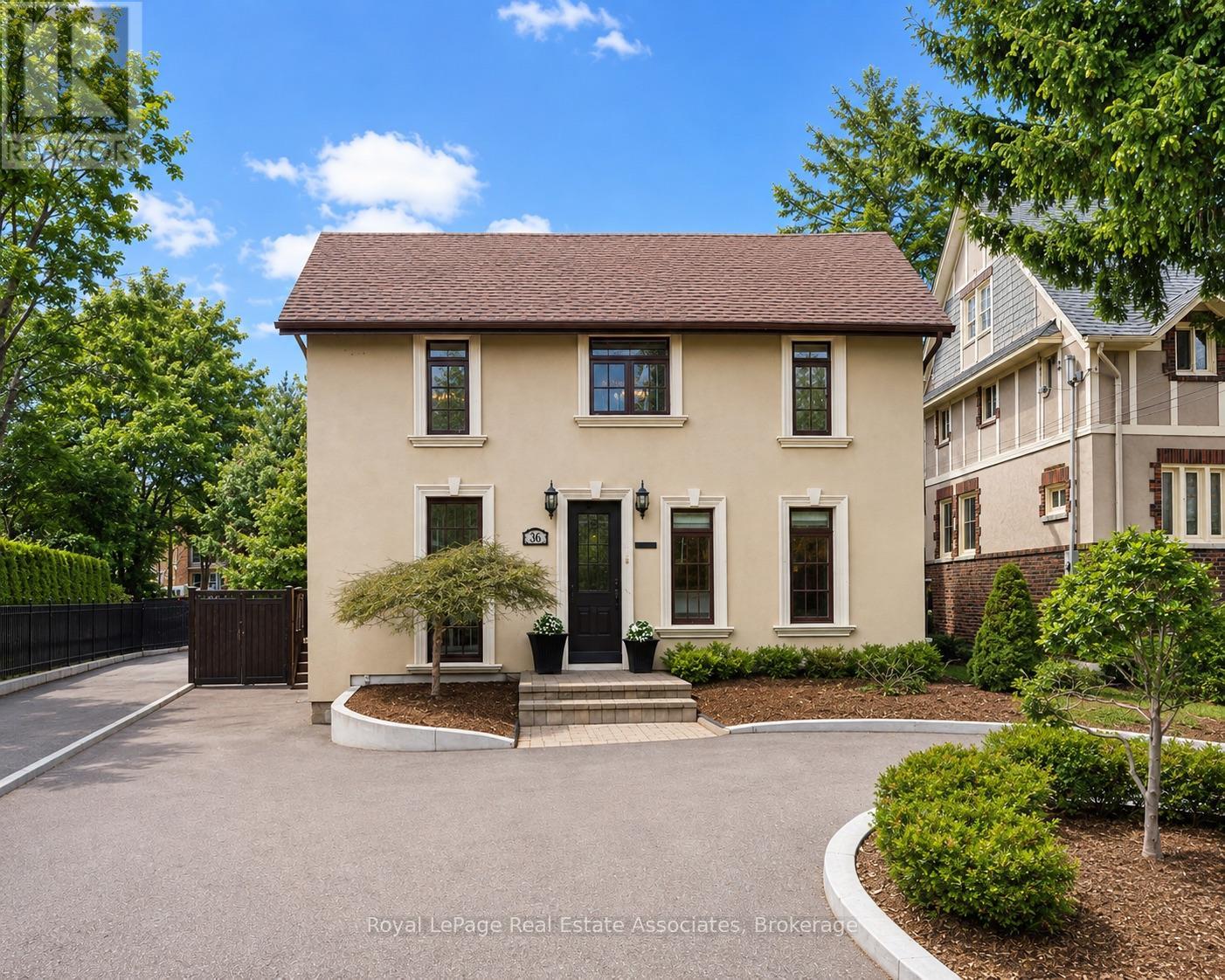36 Mississauga Road N Property Photo 1