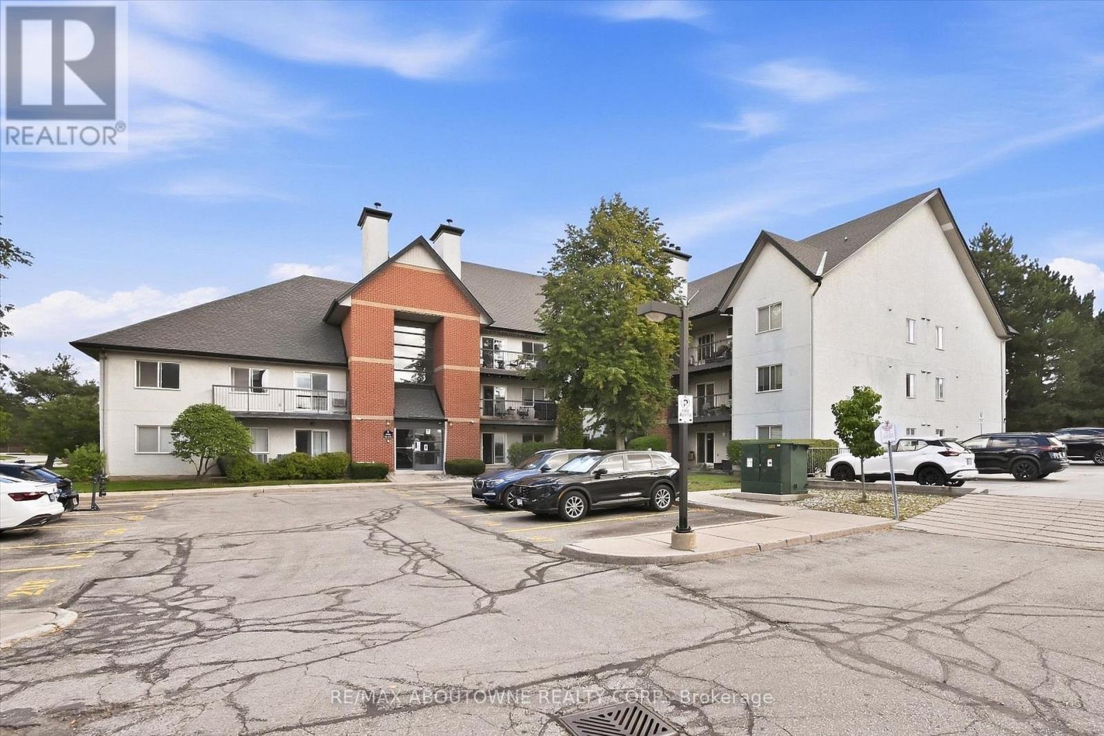 1121 - 1450 GLEN ABBEY GATE Property Photo 1