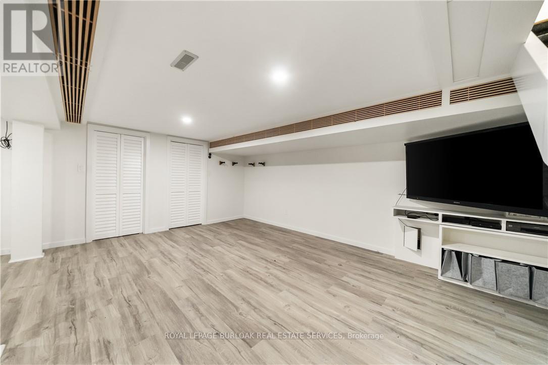 423 Smith Avenue Property Photo 36