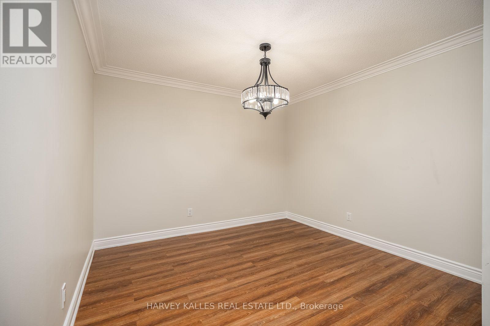 521 - 20 Southport Street Property Photo 13