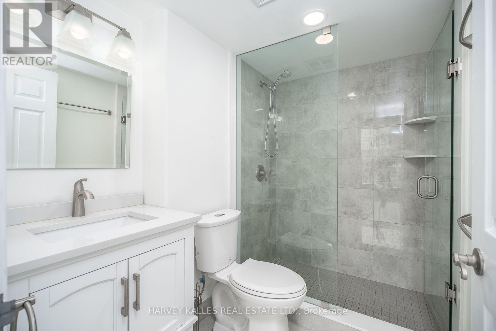 521 - 20 Southport Street Property Photo 24