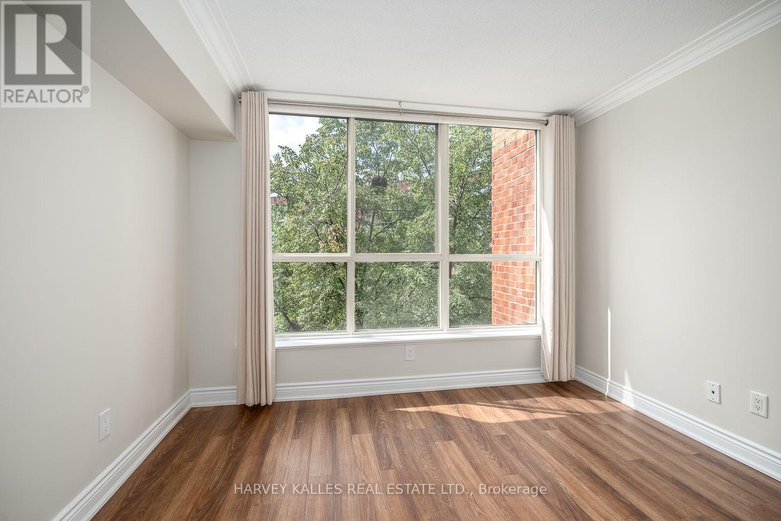 521 - 20 Southport Street Property Photo 25