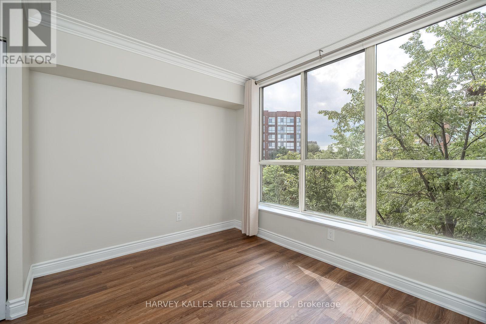 521 - 20 Southport Street Property Photo 27