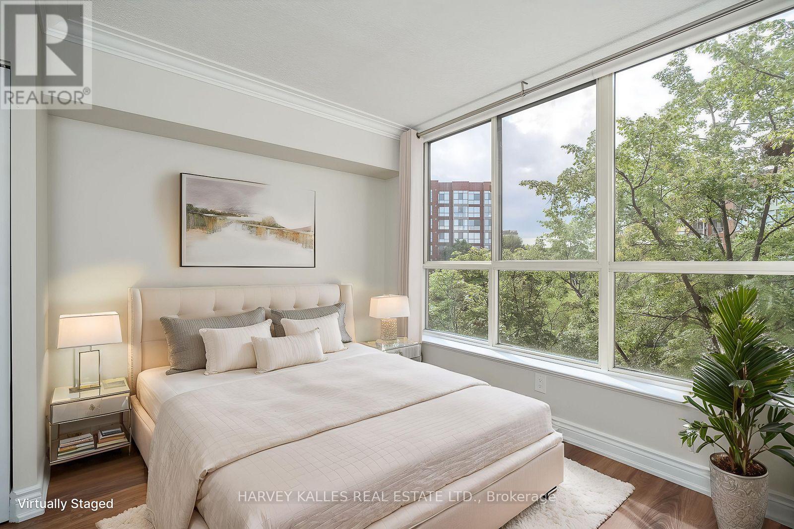 521 - 20 Southport Street Property Photo 28