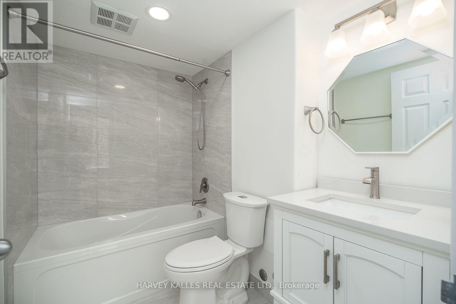 521 - 20 Southport Street Property Photo 29