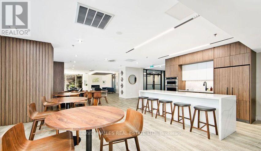 521 - 20 Southport Street Property Photo 41