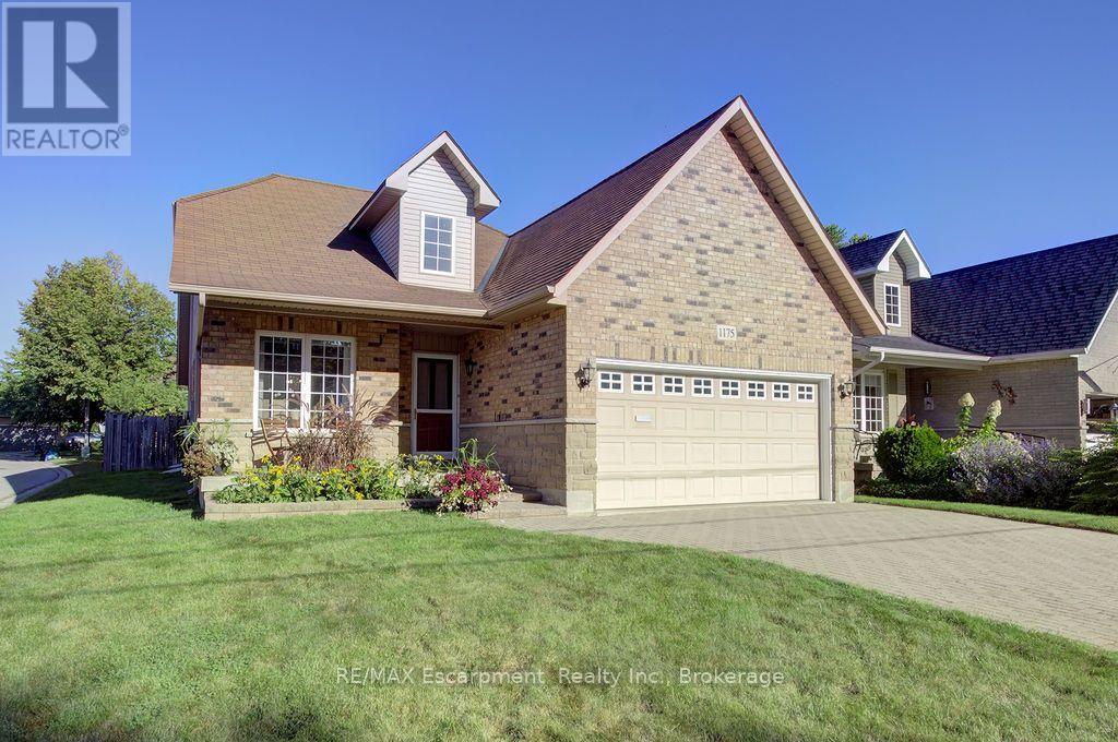 1175 Bellview Crescent Property Photo 1