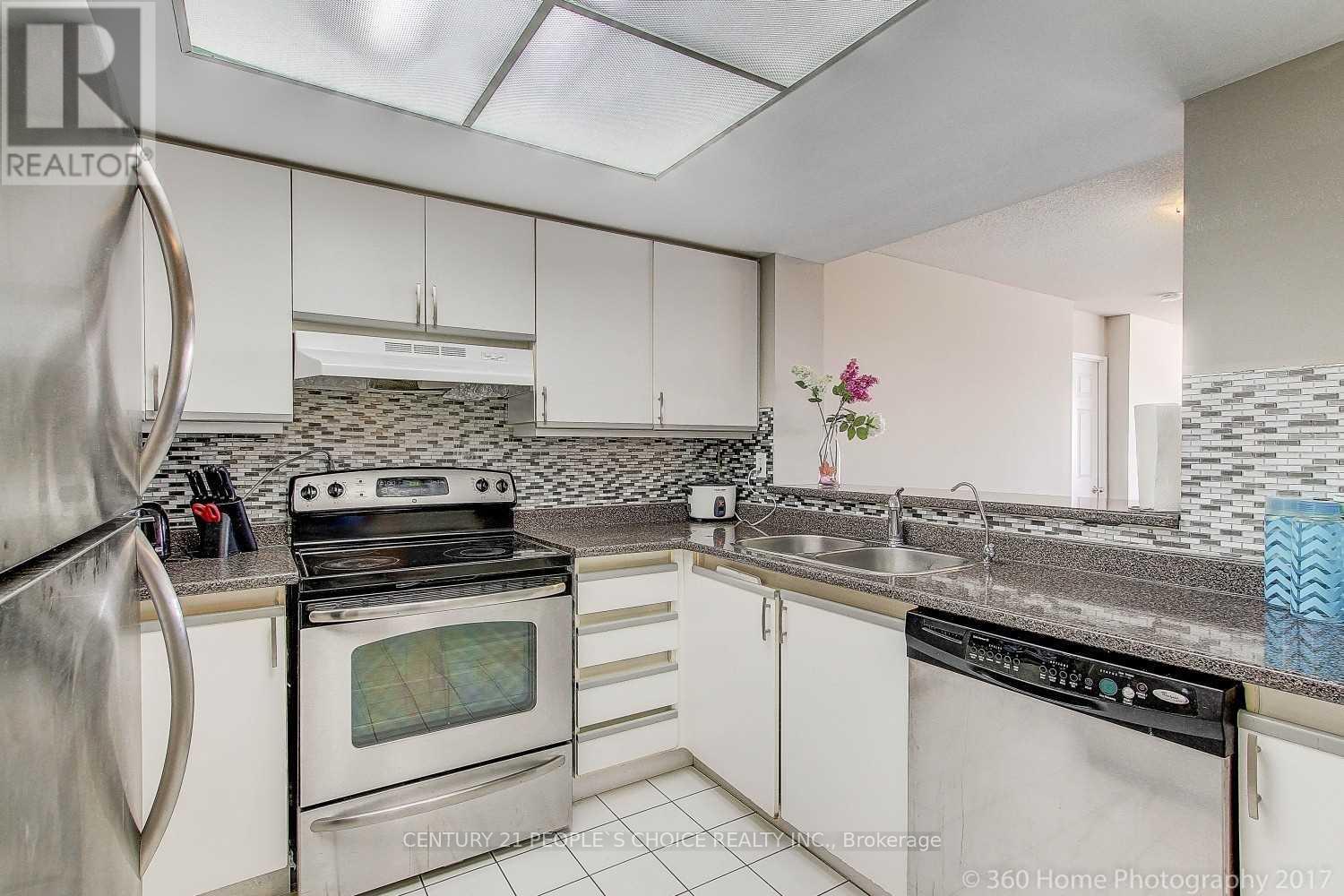 1601 - 335 Webb Drive Property Photo 2