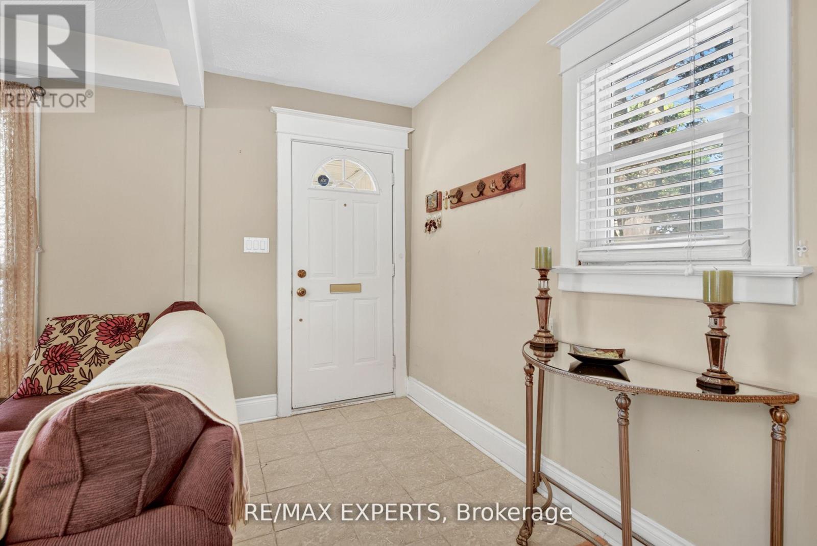 257 John Street Property Photo 5