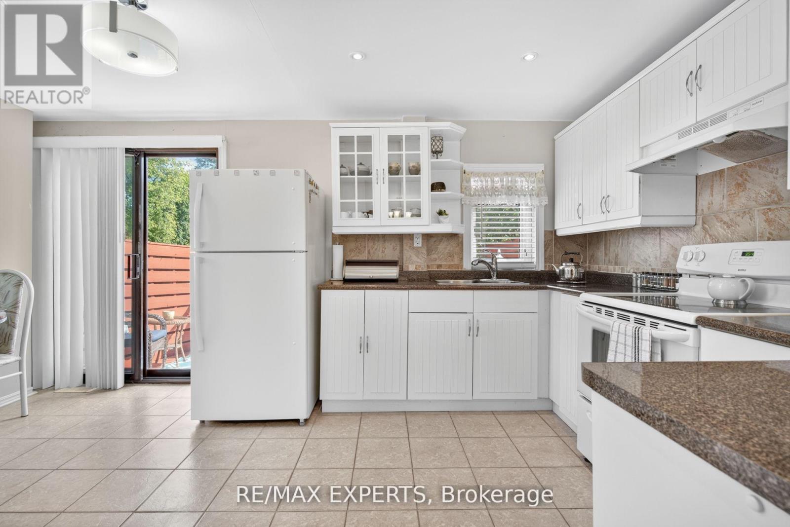 257 John Street Property Photo 14