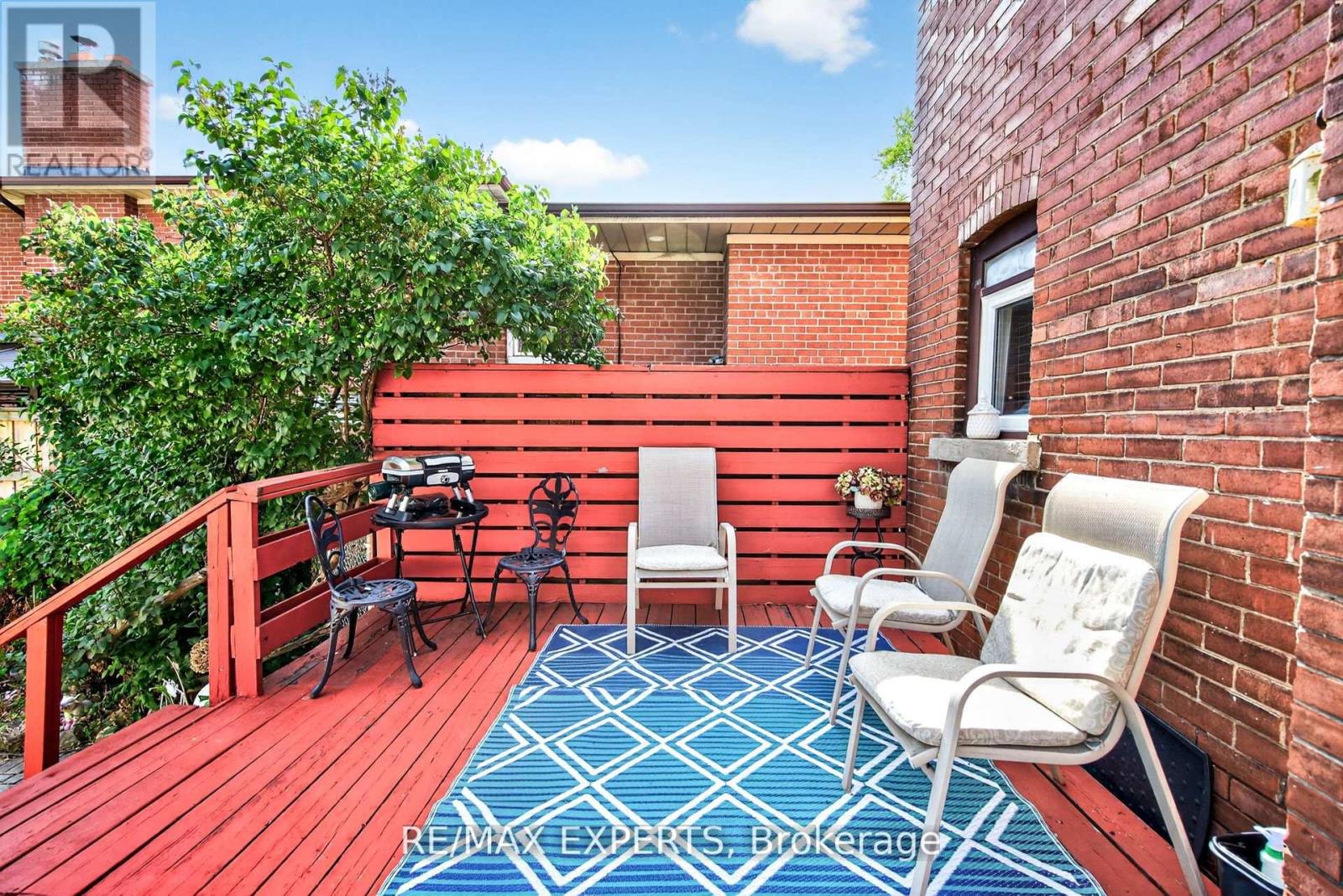257 John Street Property Photo 28