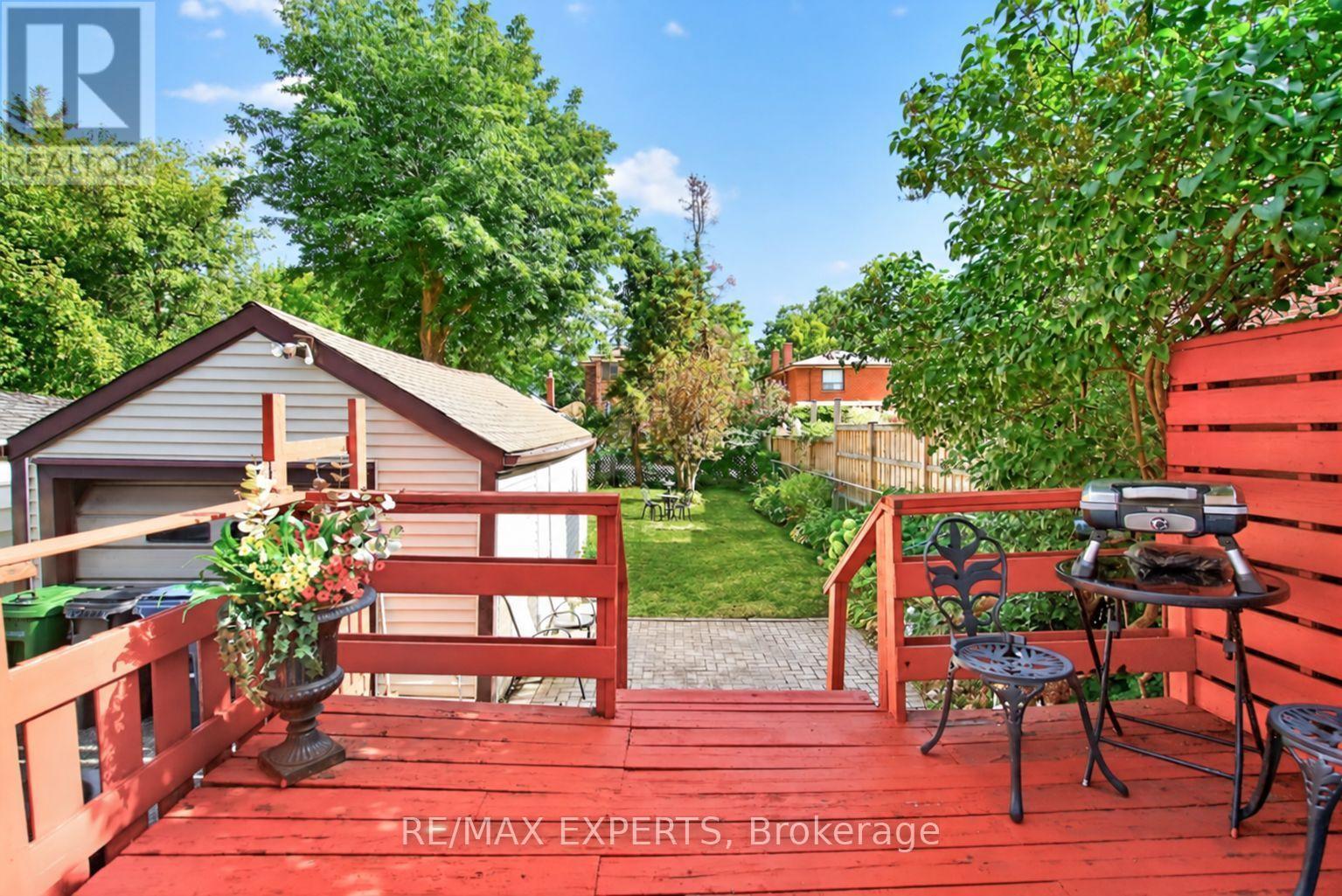 257 John Street Property Photo 30