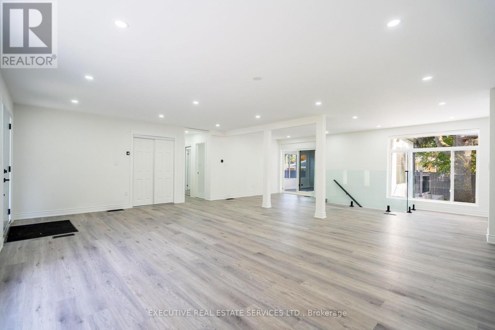 646 Sequin Crescent Property Photo 10