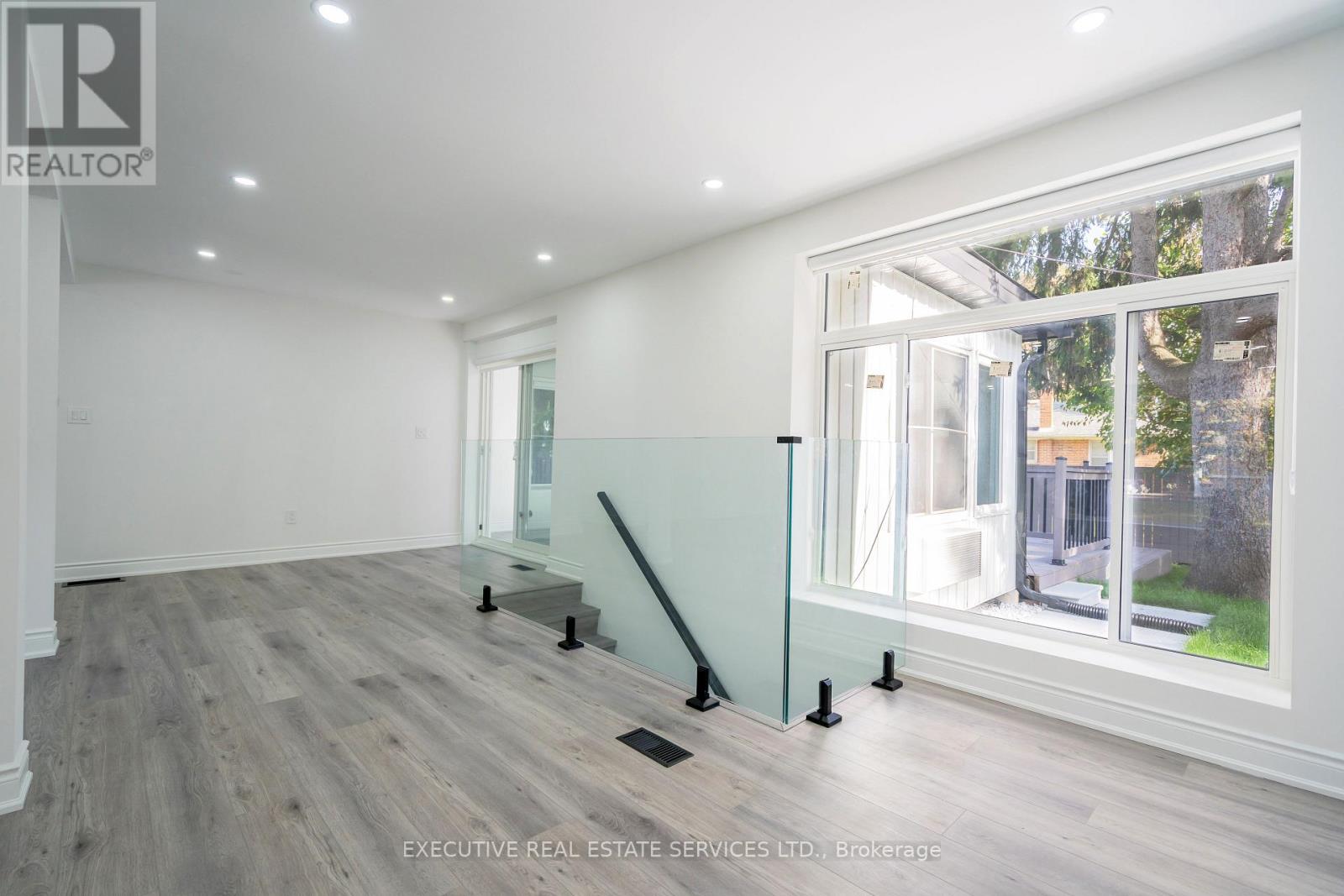 646 Sequin Crescent Property Photo 14