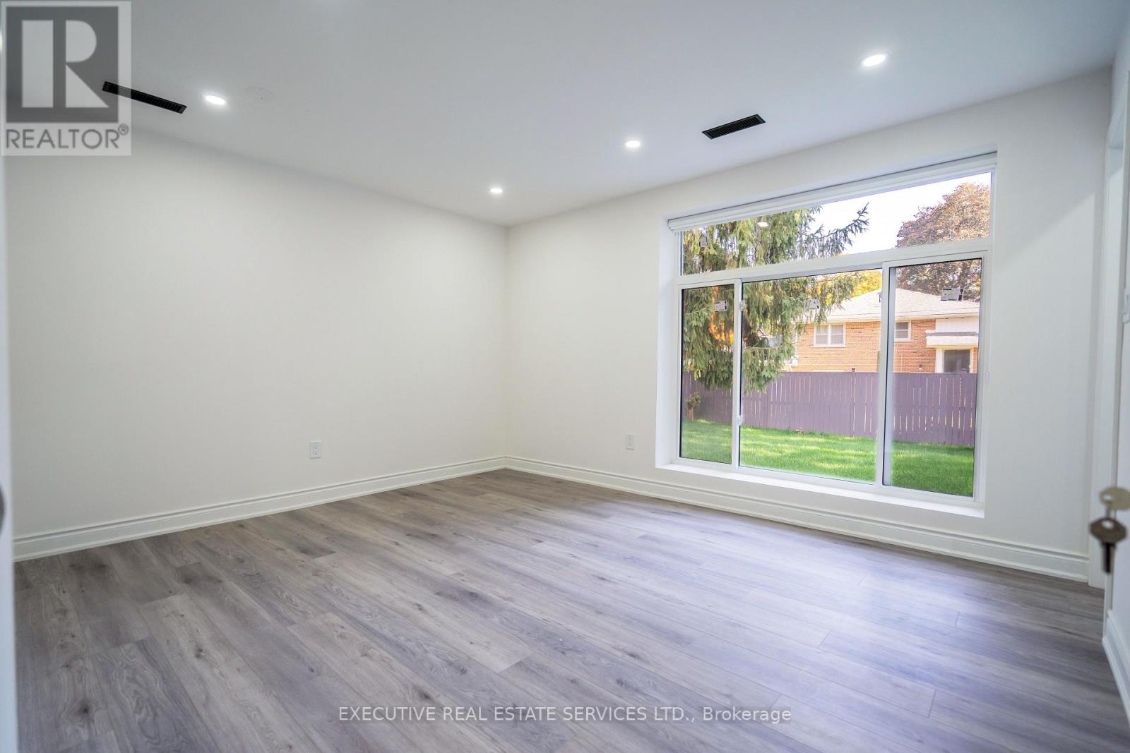 646 Sequin Crescent Property Photo 21