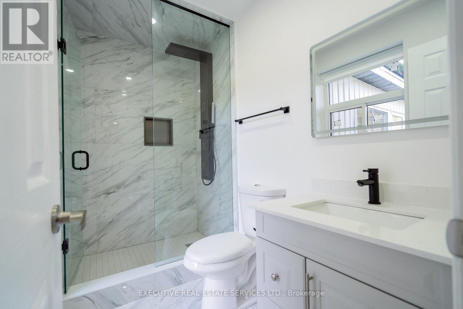 646 Sequin Crescent Property Photo 23