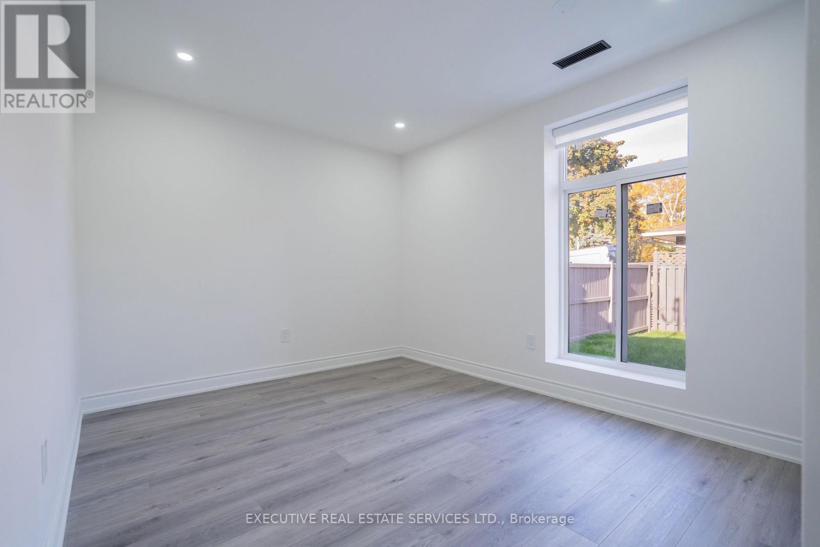 646 Sequin Crescent Property Photo 24