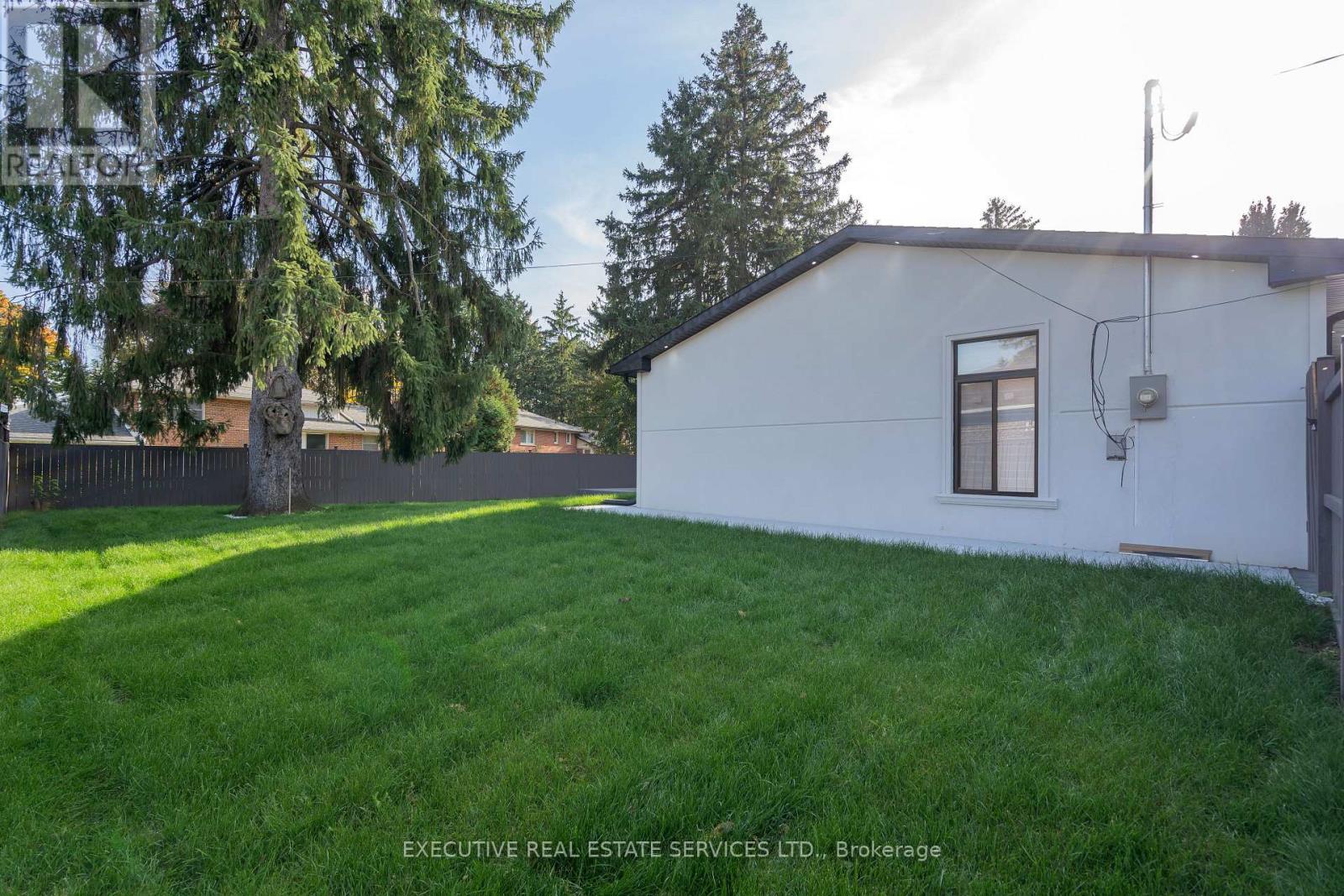 646 Sequin Crescent Property Photo 32
