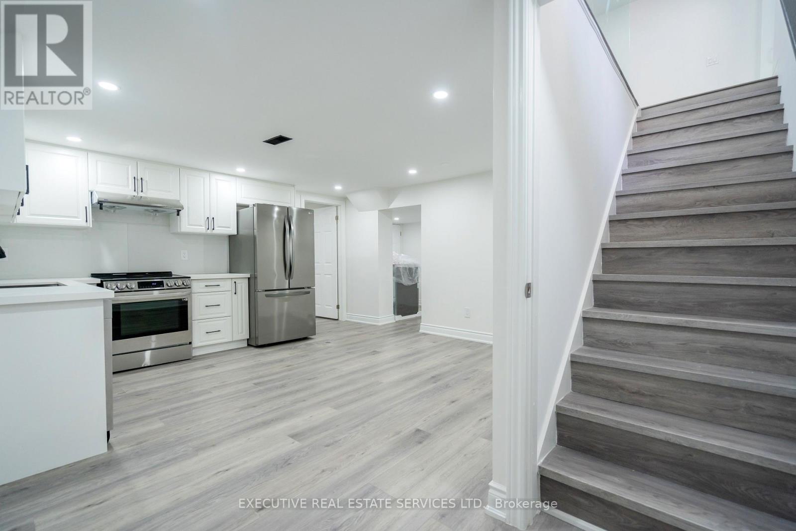 646 Sequin Crescent Property Photo 38