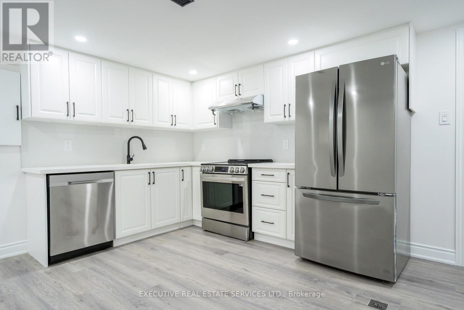 646 Sequin Crescent Property Photo 40