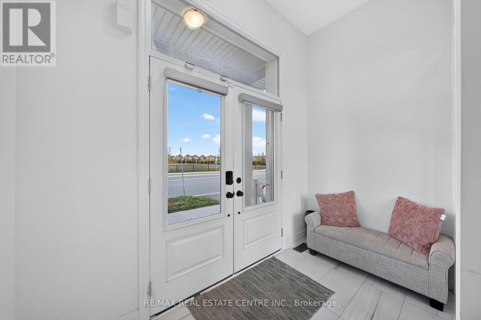 1404 Kovachik Boulevard Property Photo 4