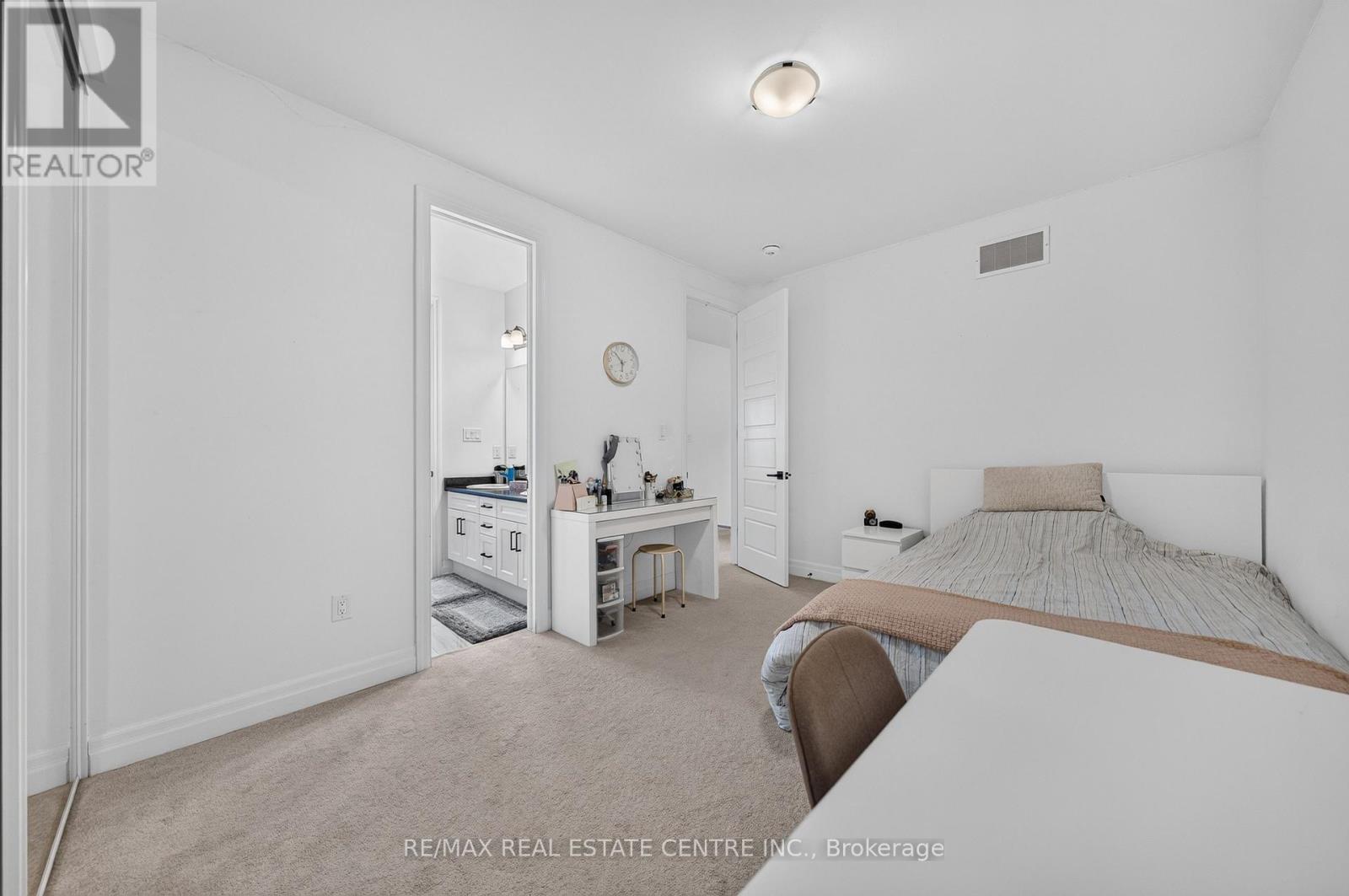 1404 Kovachik Boulevard Property Photo 27