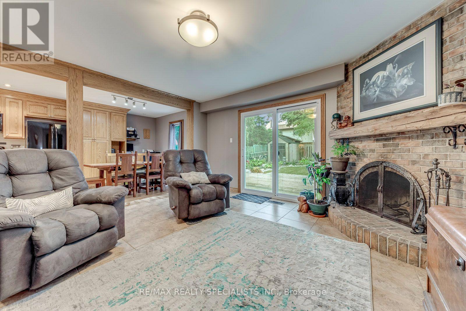4089 Barbican Drive Property Photo 17