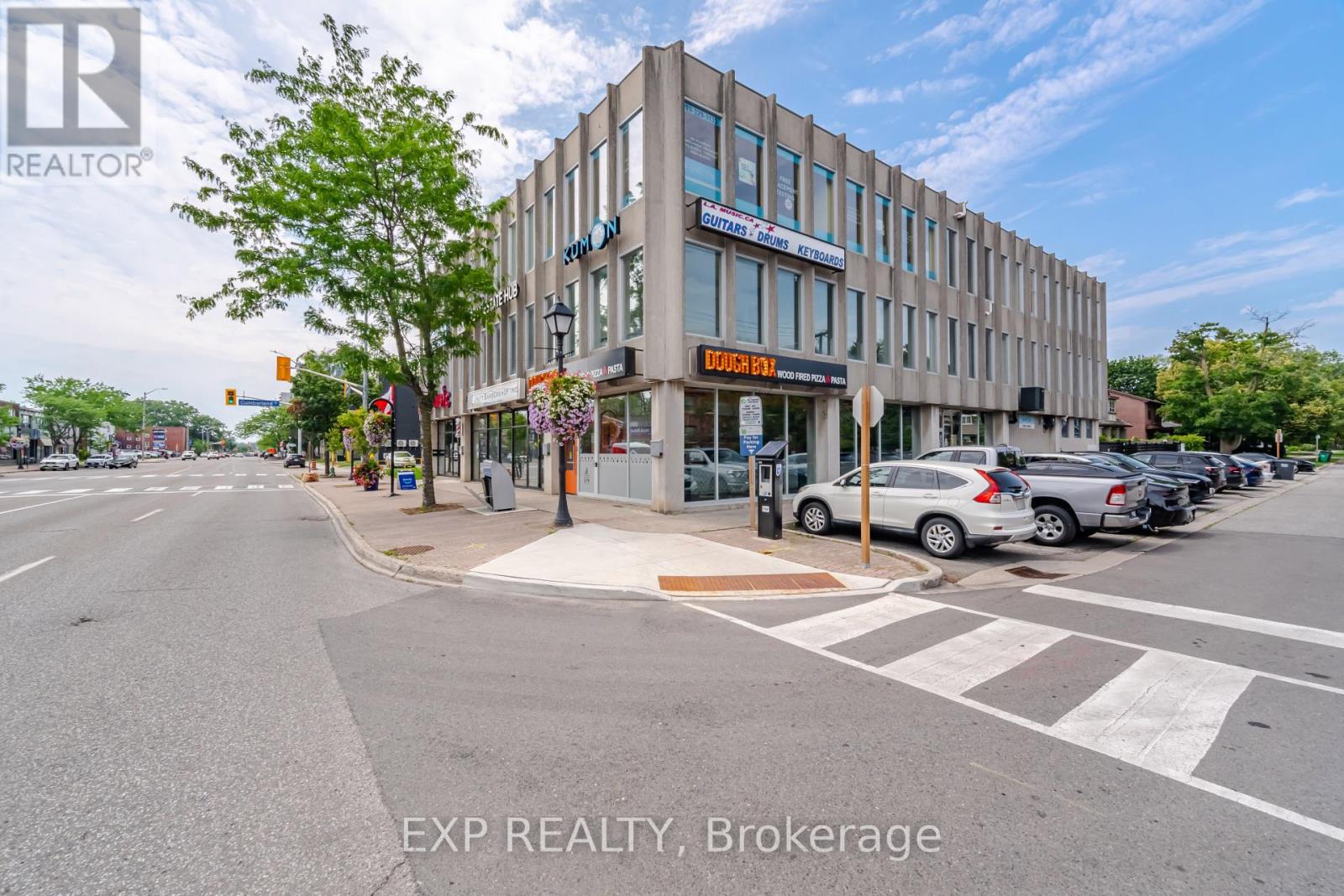Corner - 230 Lakeshore Road E Property Photo 1
