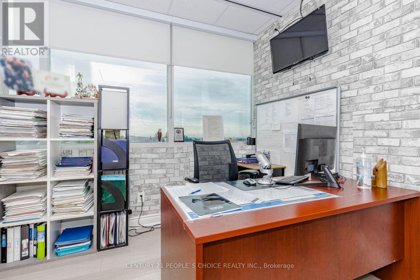 415 - 2250 Bovaird Drive Property Photo 24