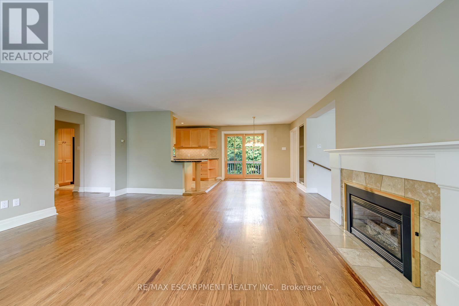281 Pinehurst Drive Property Photo 8
