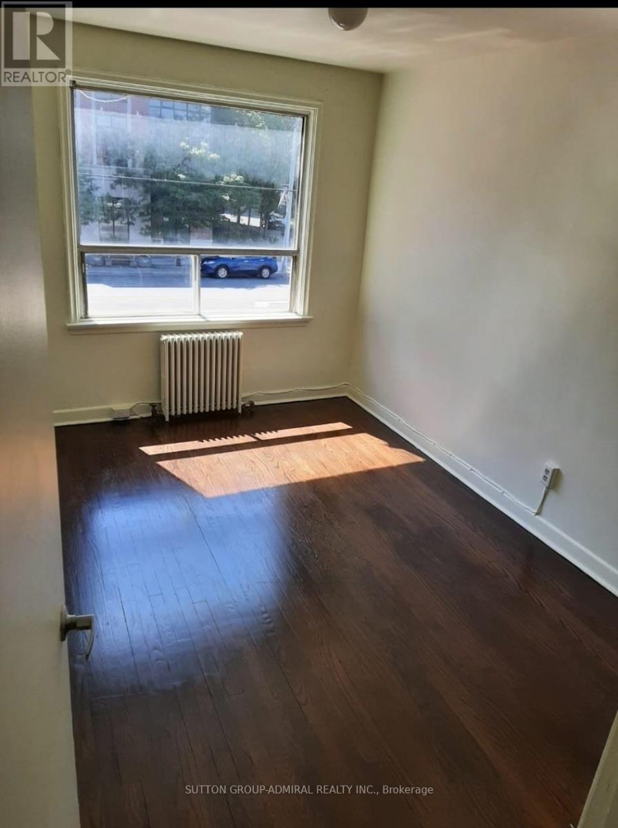 5118 Dundas Street W Property Photo 10