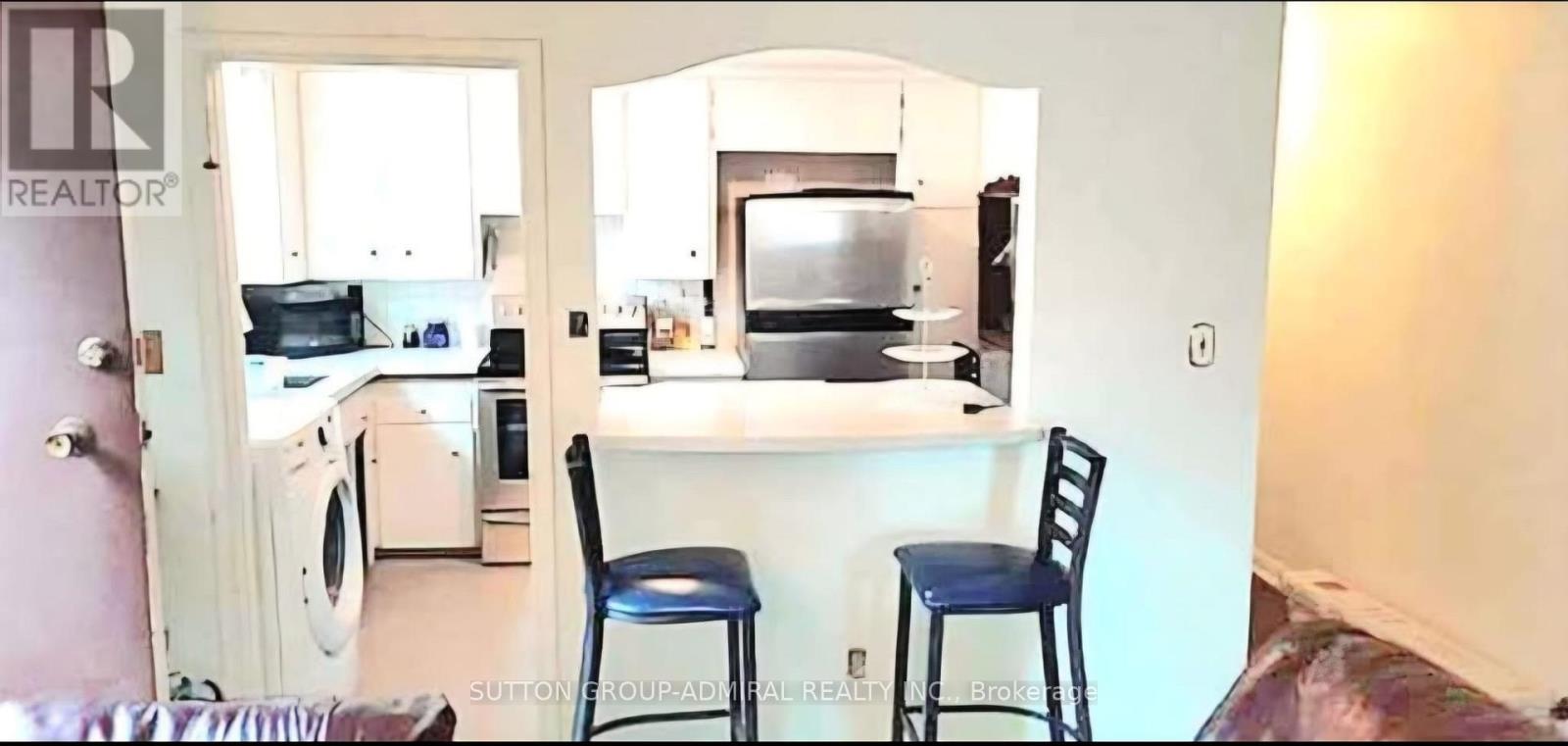 5118 Dundas Street W Property Photo 14