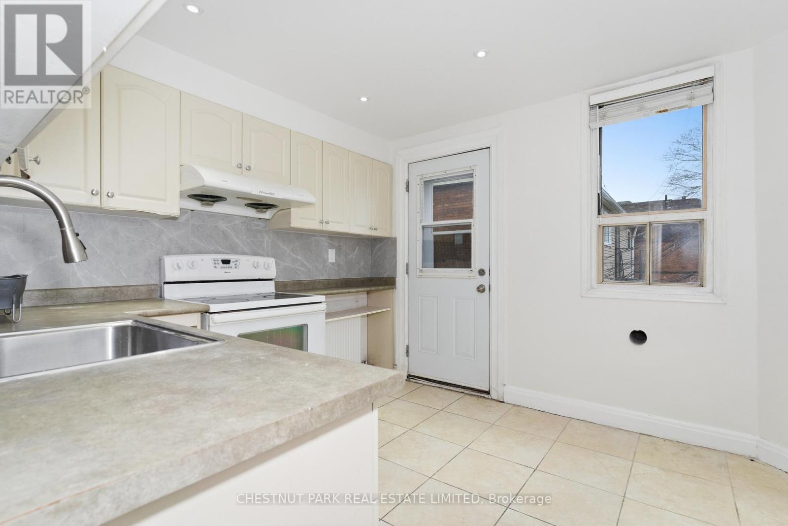 41 Roncesvalles Avenue Property Photo 10