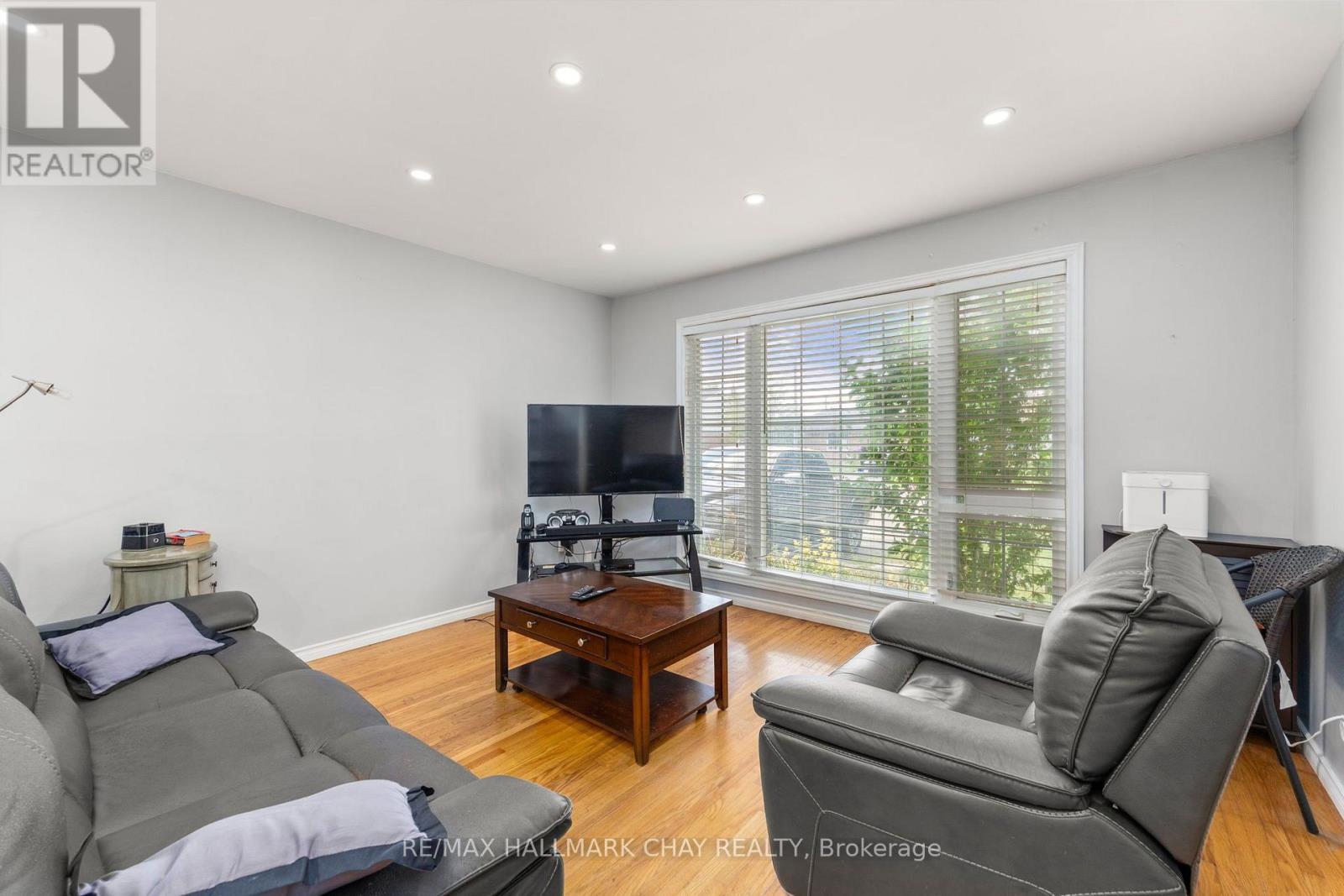 41 Aberdeen Crescent Property Photo 4