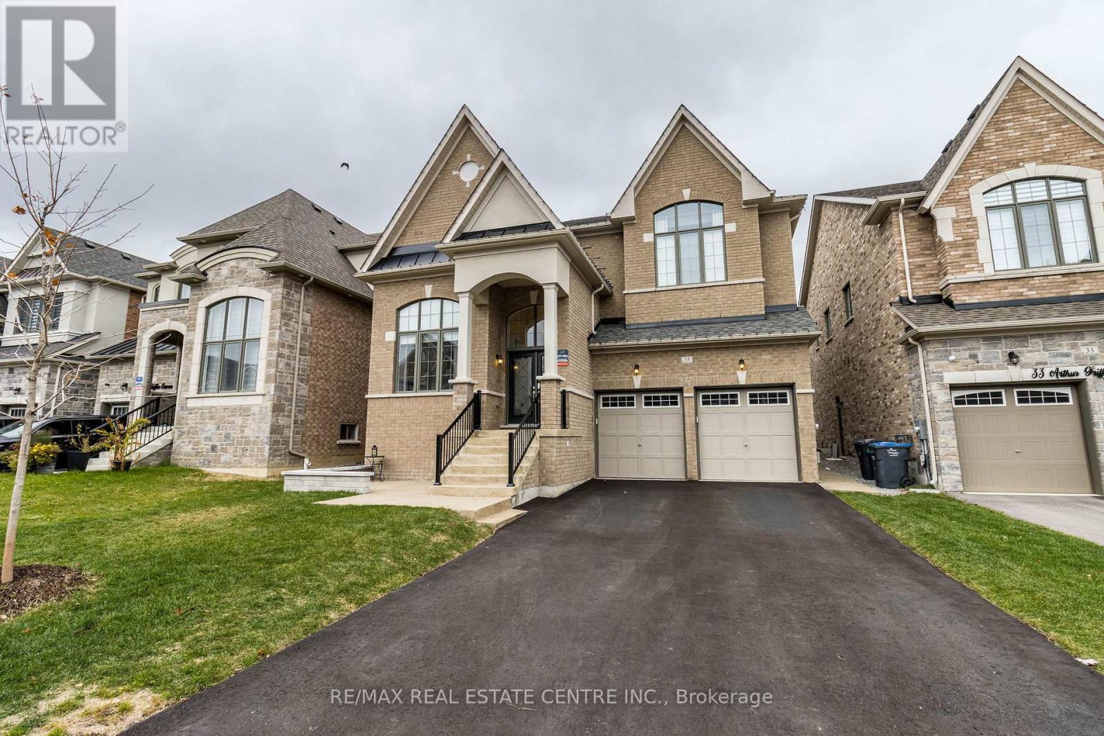 35 ARTHUR GRIFFIN CRESCENT