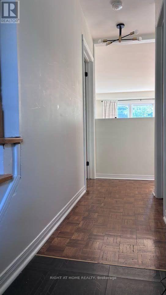 584 Forestwood Crescent Property Photo 4