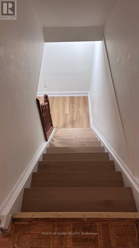 584 Forestwood Crescent Property Photo 5