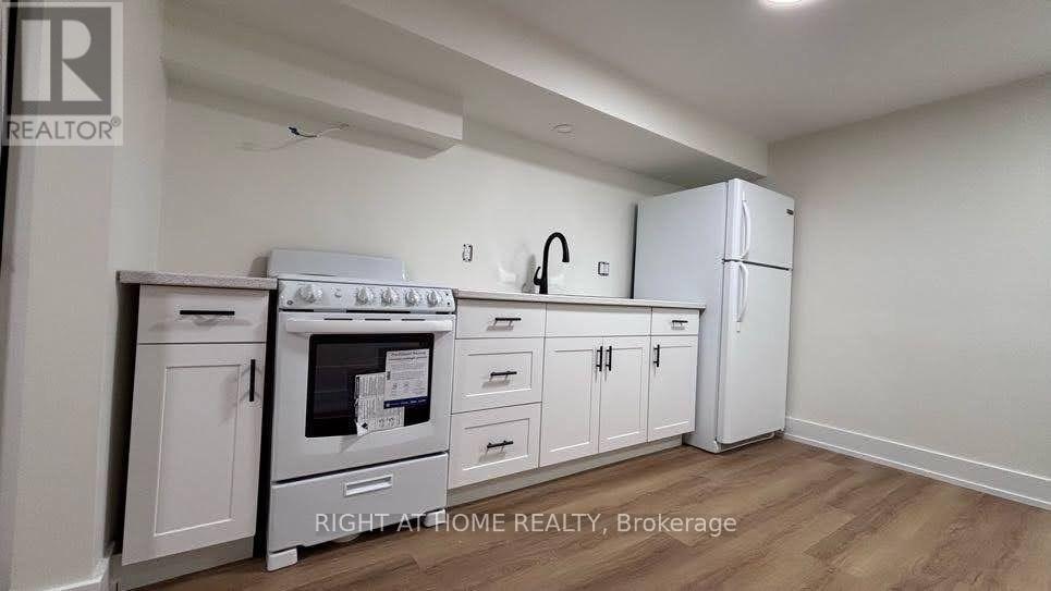 584 Forestwood Crescent Property Photo 6