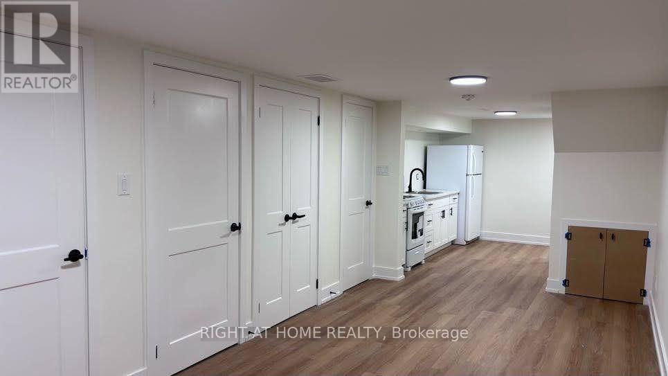 584 Forestwood Crescent Property Photo 7