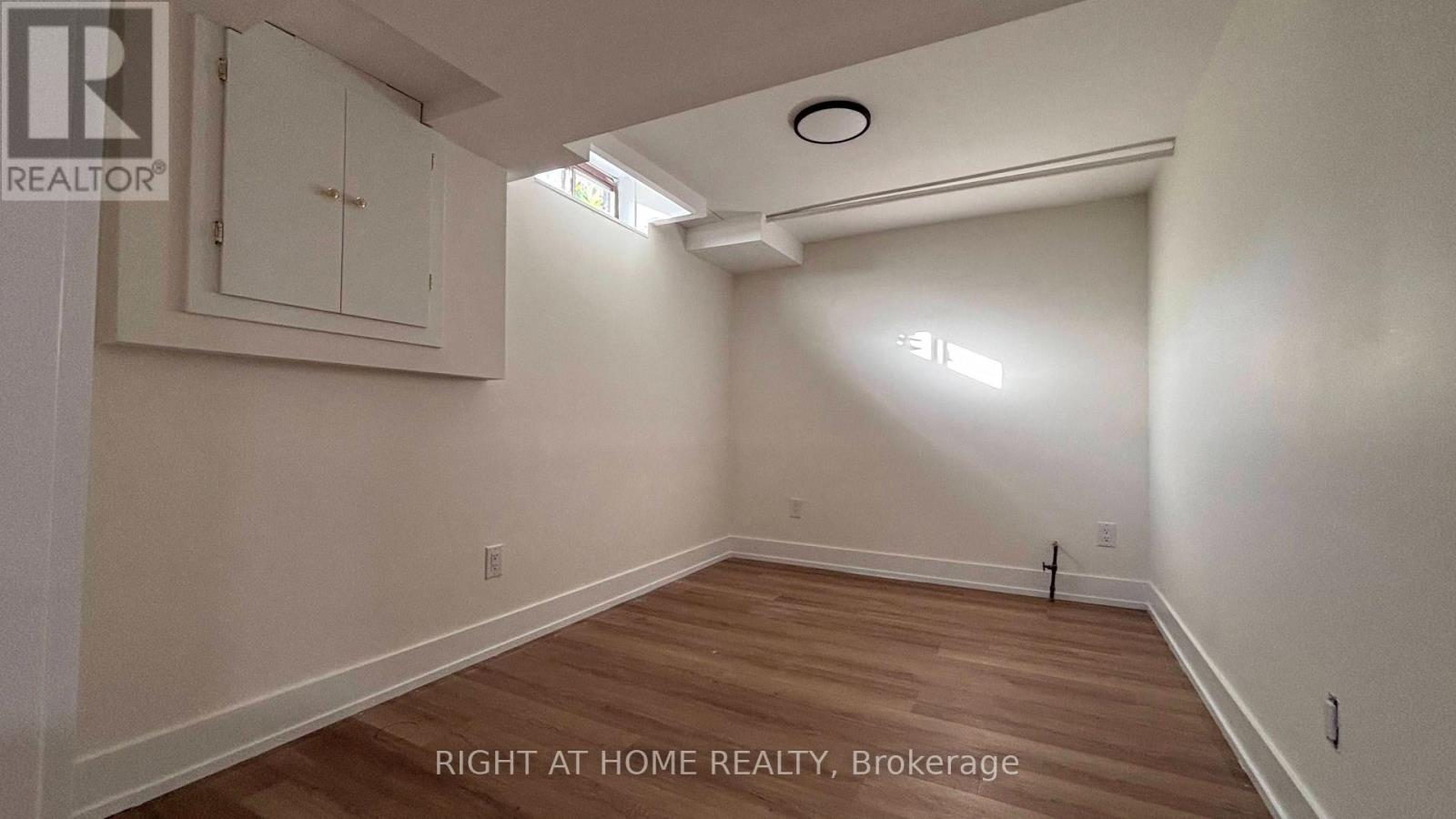 584 Forestwood Crescent Property Photo 10