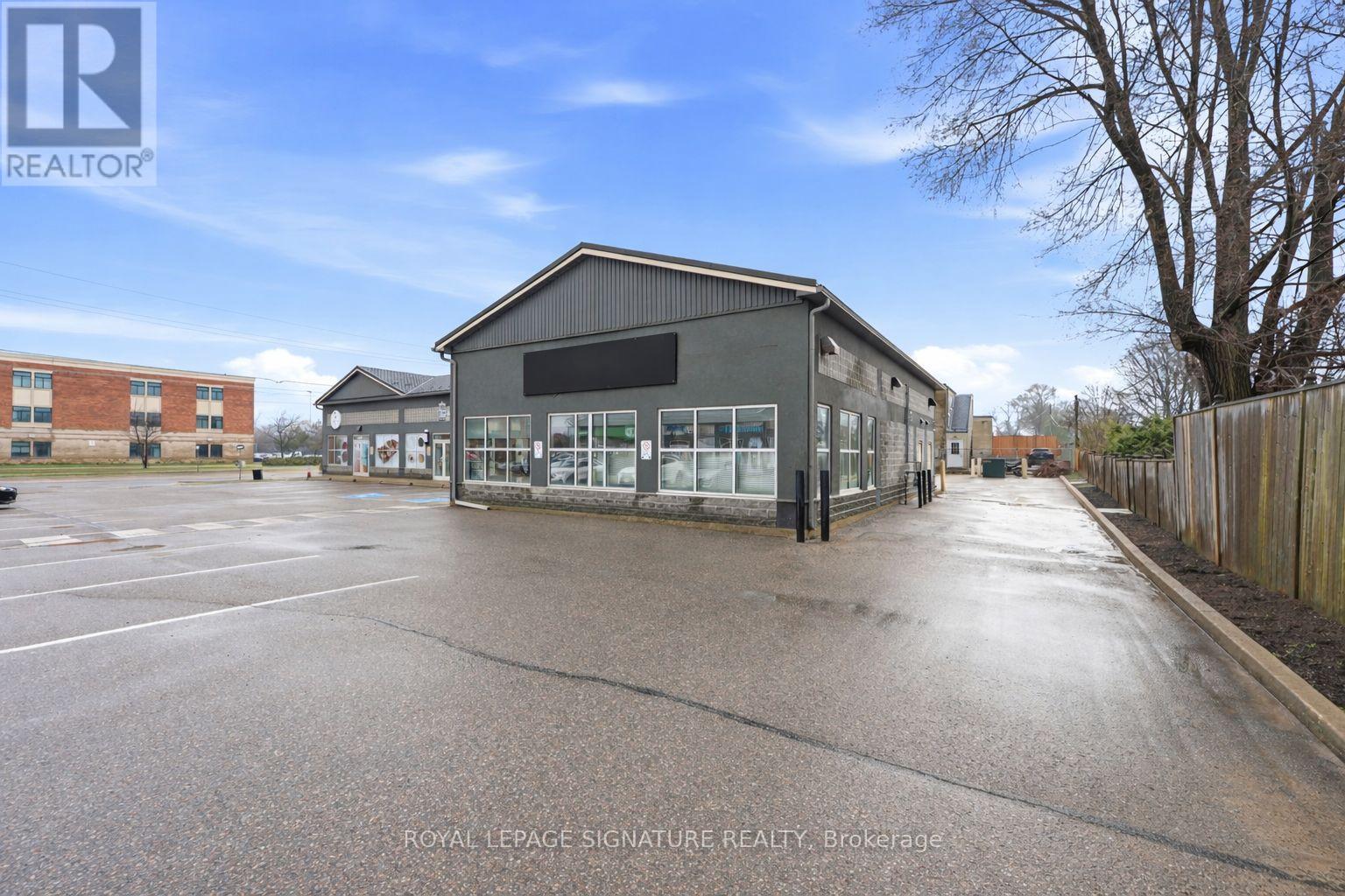 158 Guelph Street Property Photo 2