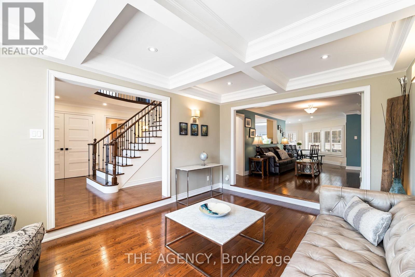 7 Stonegate Drive Property Photo 3